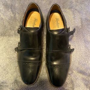 Florsheim Shoe Company leather shoes